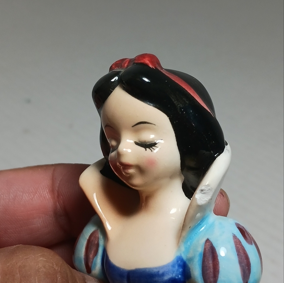 Disney Snow White Salt & Pepper Shaker Walt Disney Productions - Picture 7 of 8
